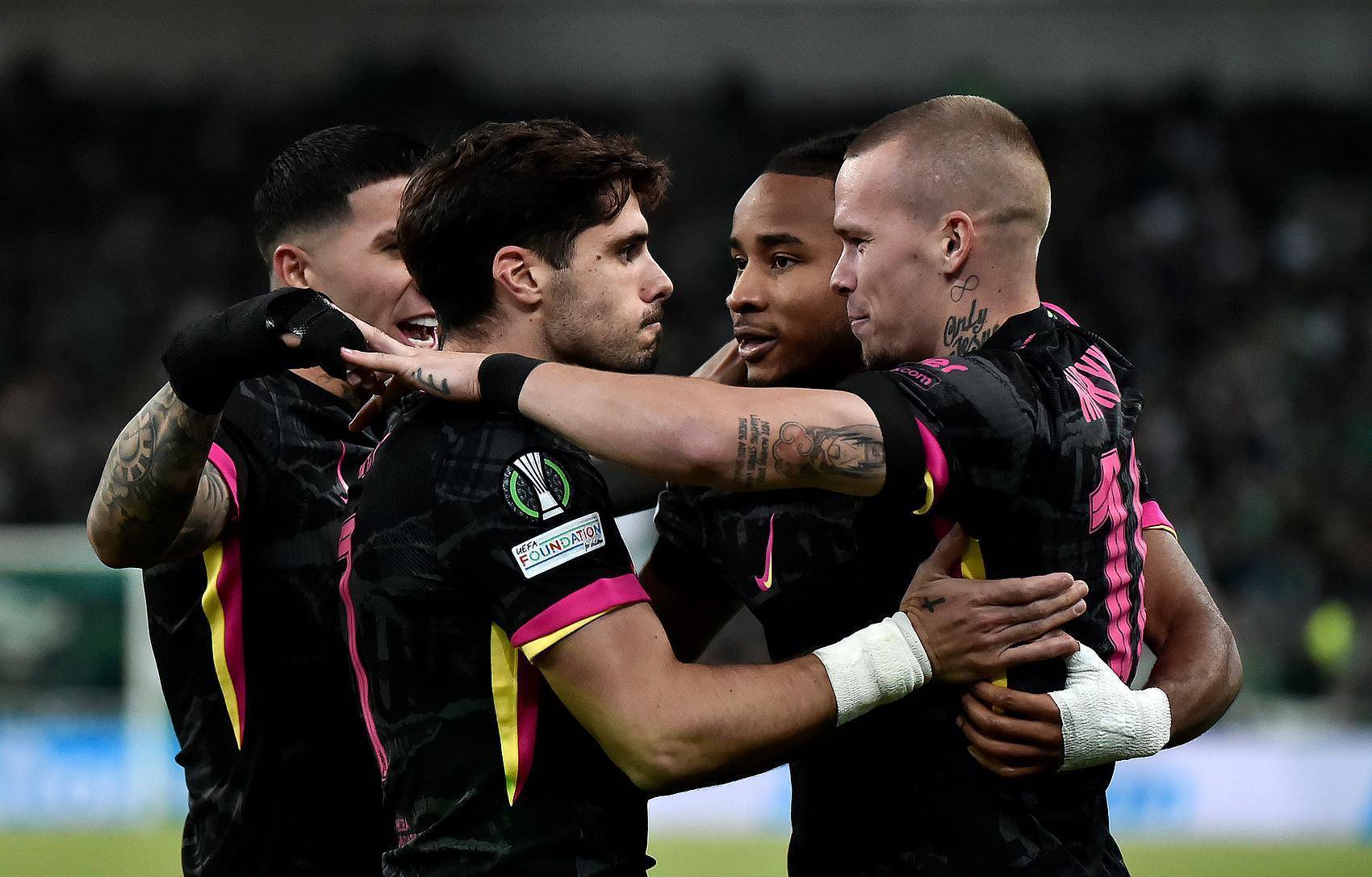 包含今晚费耶诺德备战欧联，战术微调细节曝光，震撼外界，年轻球员得到机会的词条九游体育