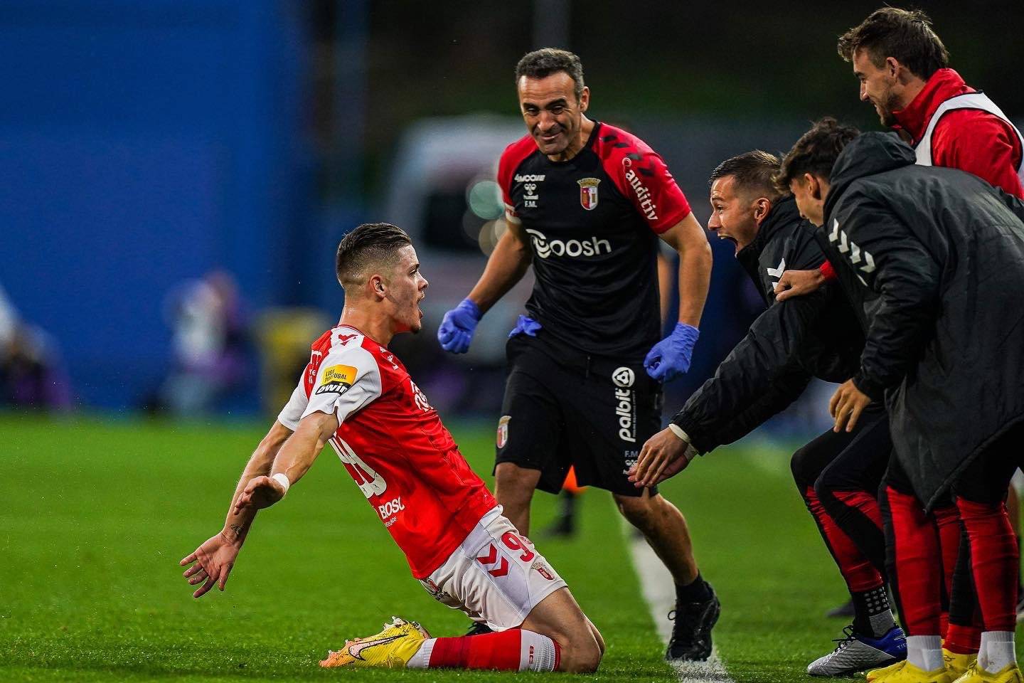 今晨体能课后；巴塞罗那强势反弹备战葡超；压力陡增；阵容厚度经受考验的简单介绍Jiuyou Sports