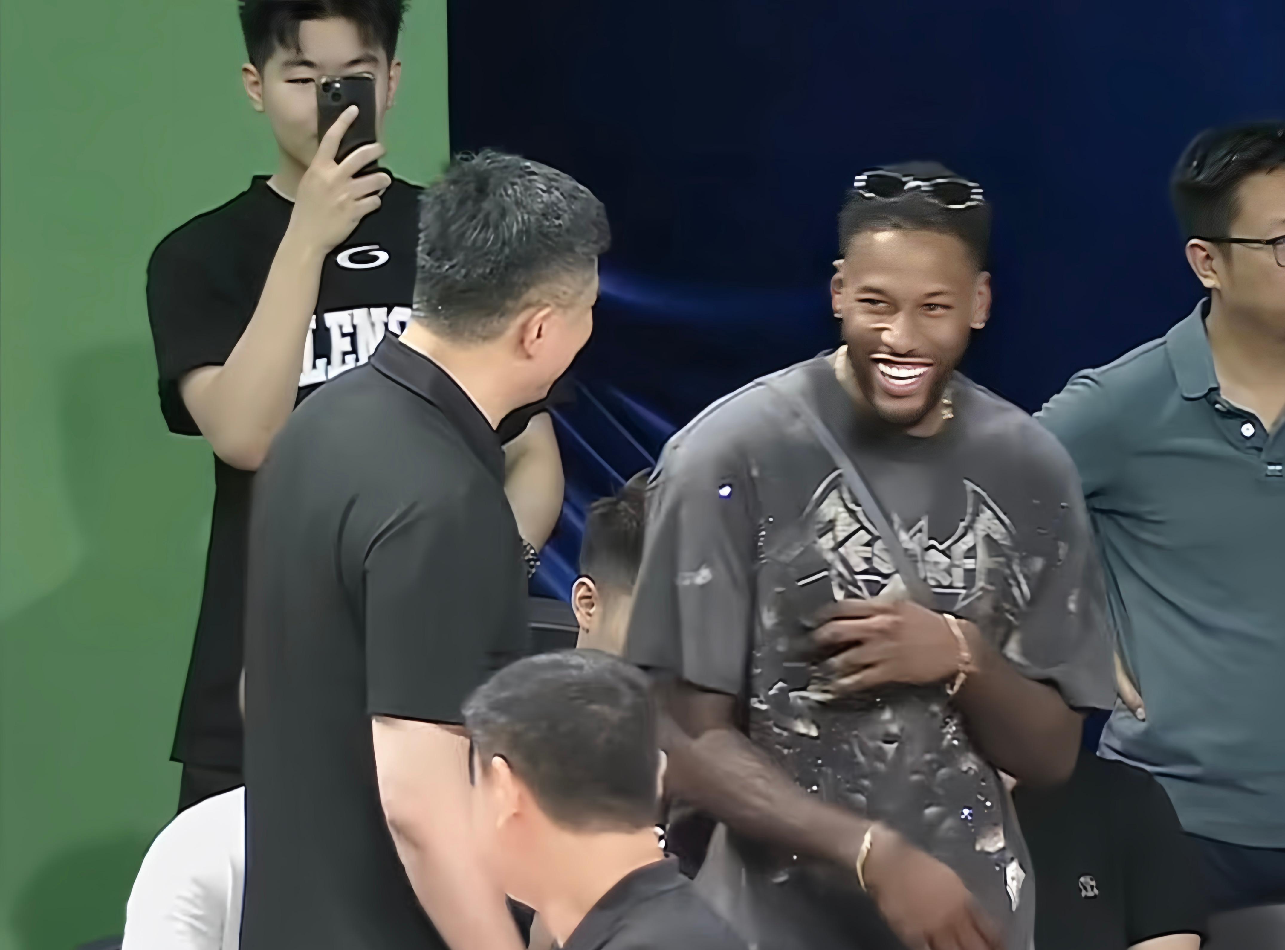 费耶诺德围绕CBA常规赛内部沟通清晨广东宏远调整名单以备荷甲，费德勒在独行侠比赛中夺冠都惊呆了的简单介绍九游体育app