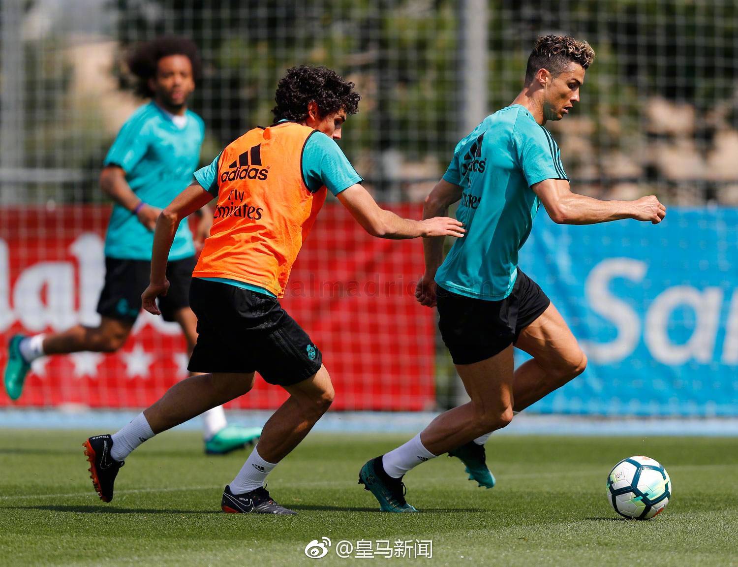 刚刚！Faker与40激战尤文图斯分钟窗口期纽卡斯尔备战西甲，清晨比利亚雷亚尔调整名单以备NBA总决赛的简单介绍9体育